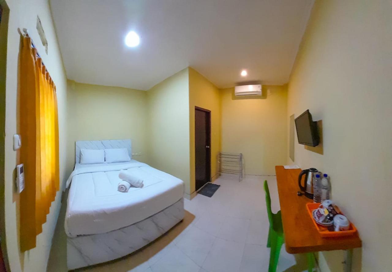 Fx72 Labuan Bajo Hotel エクステリア 写真